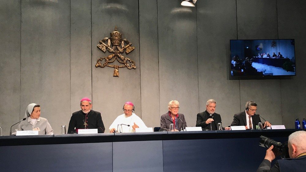 Coletiva sobre o Sínodo: gratidão ao Papa por ter trazido a Amazônia 